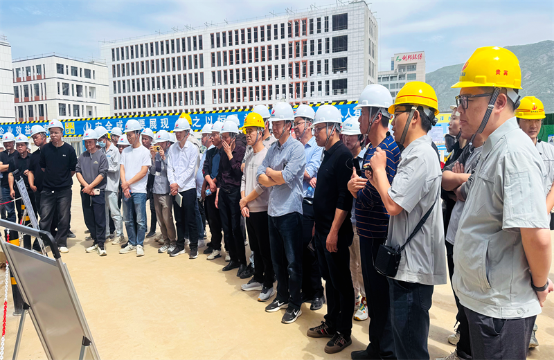 2025年4月17日，由莆田市涵江区住房和城乡建设局主办、JJB电竞三建承办的钢筋安装工程质量防控现场交流会在联东U谷·涵江海峡智造产业谷一期成功召开。